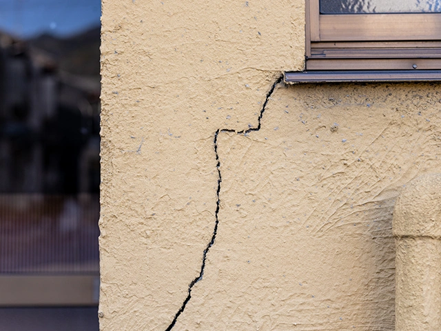 外壁のひび割れの例
